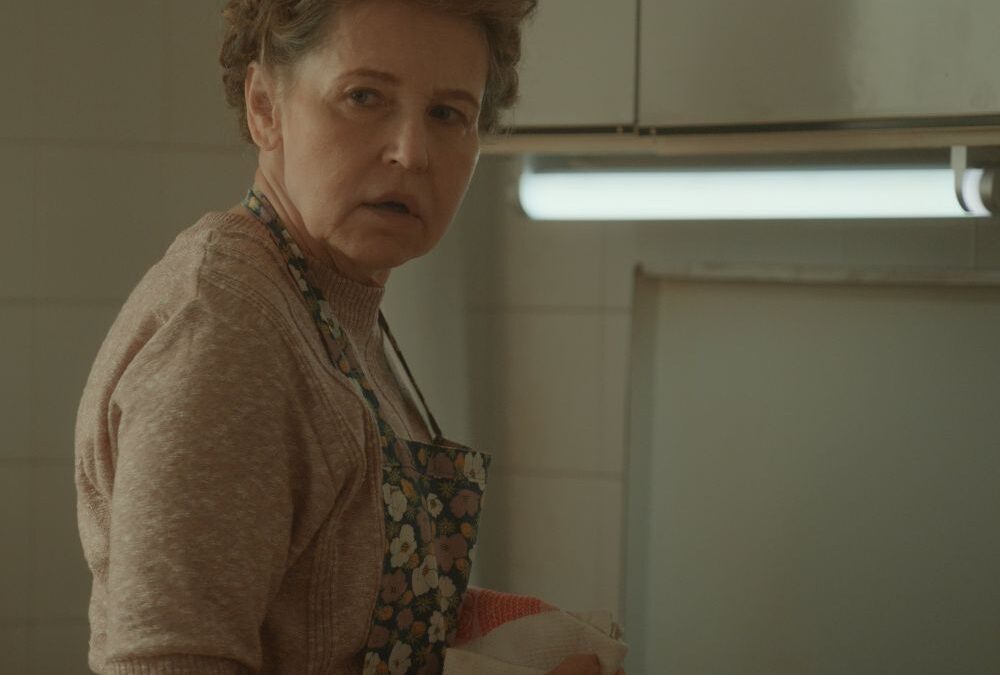 Anica Dobra i pesma od pre 50 godina grupe Pepel in krin u filmu “Belo se pere na 90”(video)