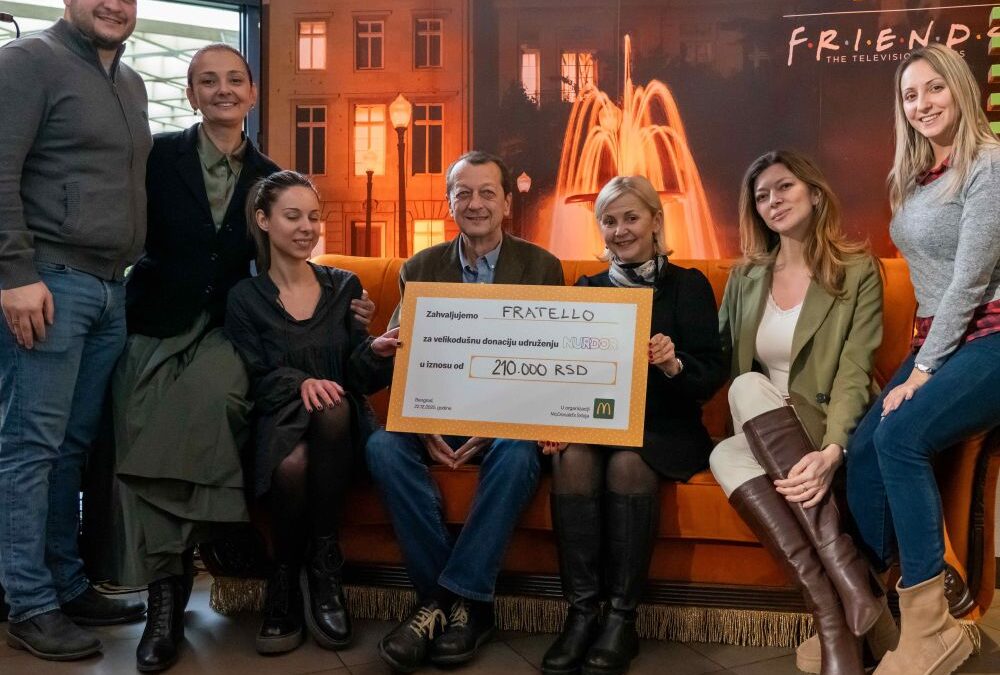 Kauč iz „Prijatelja“ za NURDOR