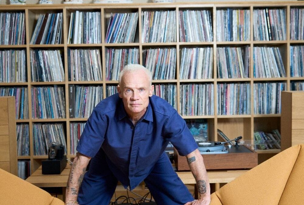 „Honora“ prvi solo album Flea,legendarnog basiste Red Hot Chili Peppers
